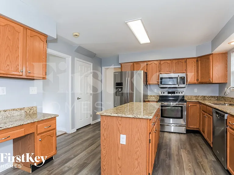 3359 Woodside Dr — Photo 7
