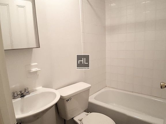 5th image of 412 2nd St APT 2F