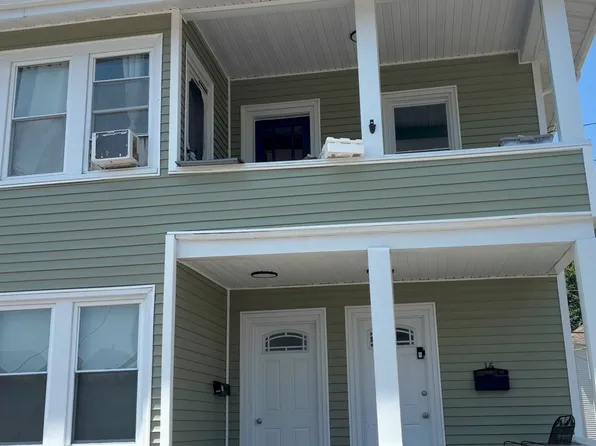 (undisclosed Address), West Warwick, RI 02893