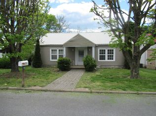 779 Maple Ave W, Alderson, WV 24910