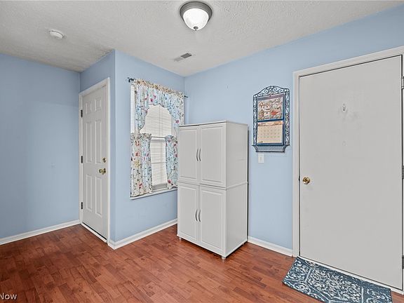 2nd image of 6749 Rockridge Ct