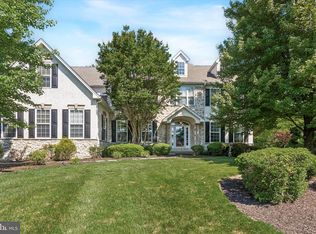 3203 Greystone Dr, Garnet Valley, PA 19060