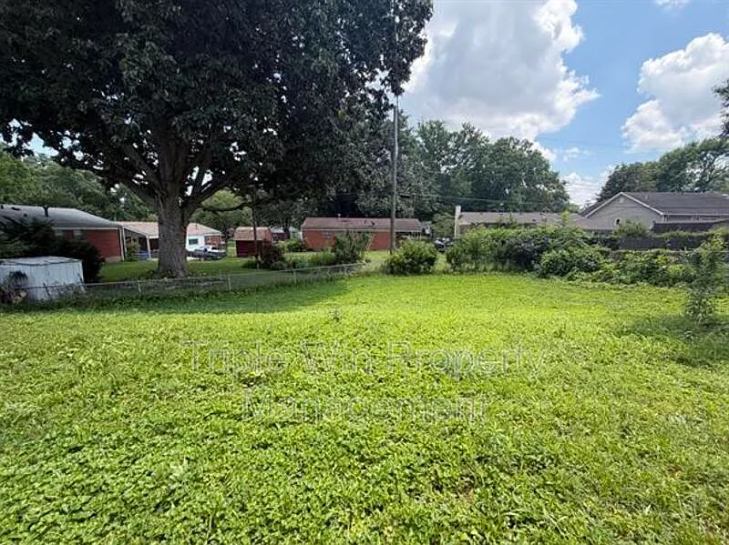 3 bed, 1.0 bath, 950 sqft, $1,475 — Photo 3