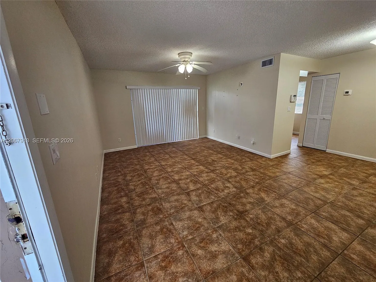 Club Quarters At Raintree — Photo 4