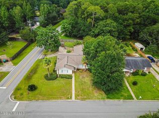 2201 Sandalwood Dr, Gautier, MS 39553