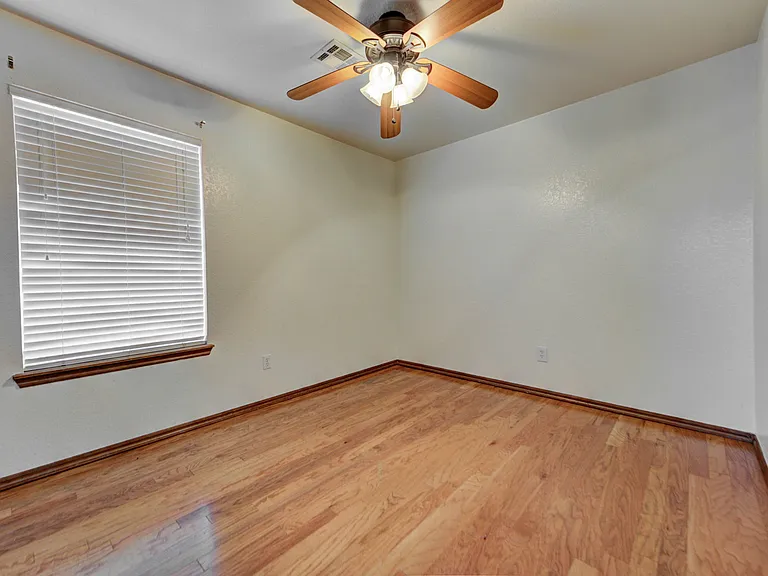 2809 E Lake Dr — Photo 17