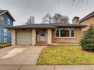1017 Prairie Ave, Park Ridge, IL 60068