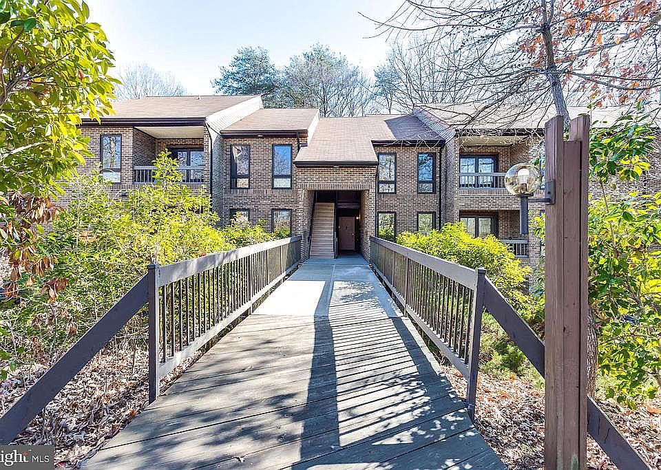 1st image of 44693 White Oak Ct #4B