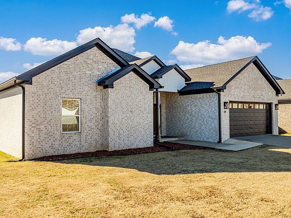 5th image of 14 Clover Ridge Dr