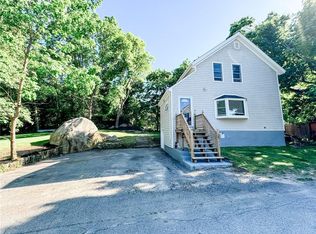 9 Birch St, Tiverton, RI 02878