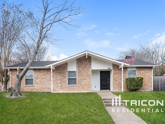 2nd image of 1221 Southridge Dr