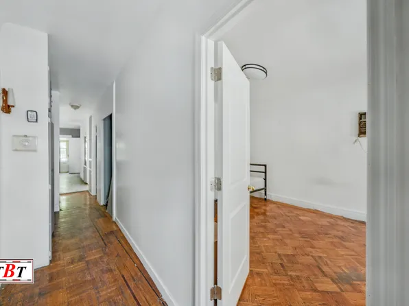 945 East 15th Street image 15 of 34