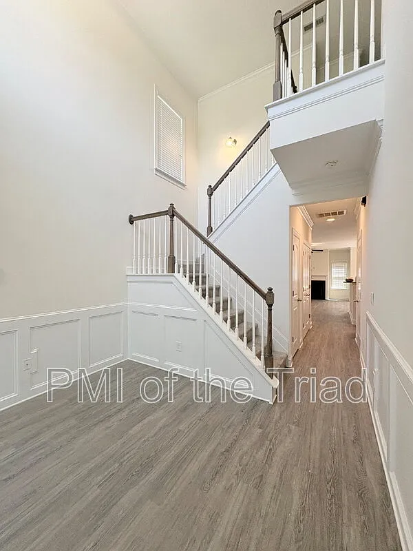 3 bed, 2.5 bath, 1788 sqft, $1,950 — Photo 2