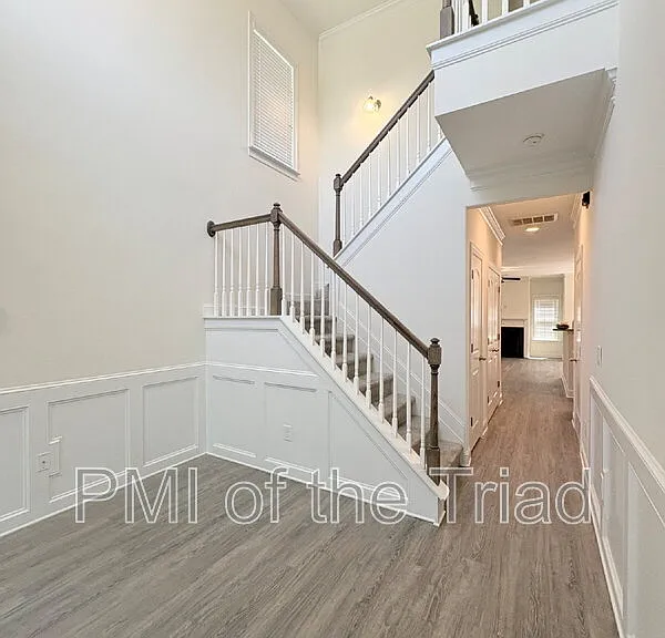 2974 York Place Dr — Photo 1