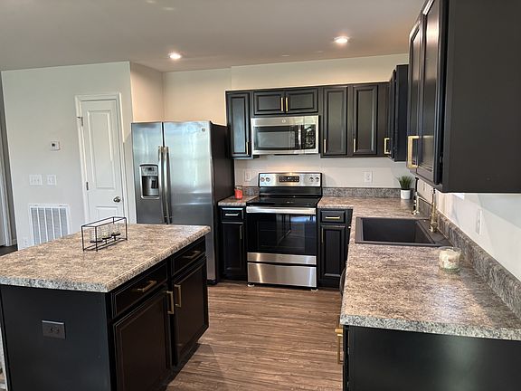 3rd image of 1127 Concord Springs Dr