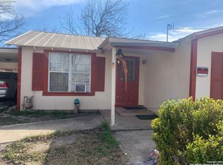 705 Reyes Aly, Uvalde, TX 78801
