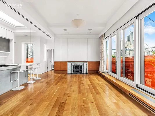 Rented by Sotheby's International Realty | media 31