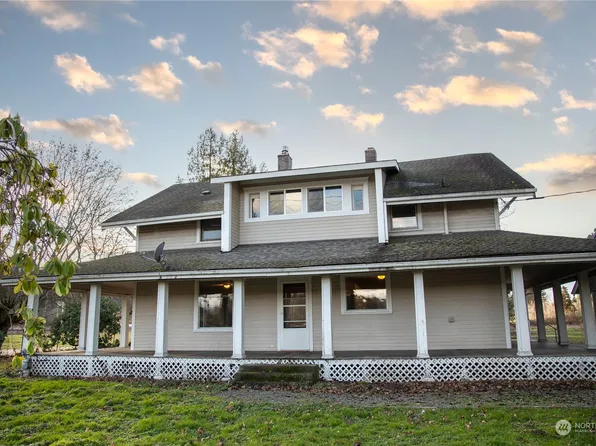 14921 Pioneer Way E, Puyallup, WA 98372