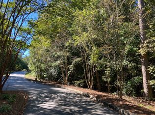 102 Broken Ridge Dr, Greenwood, SC 29646