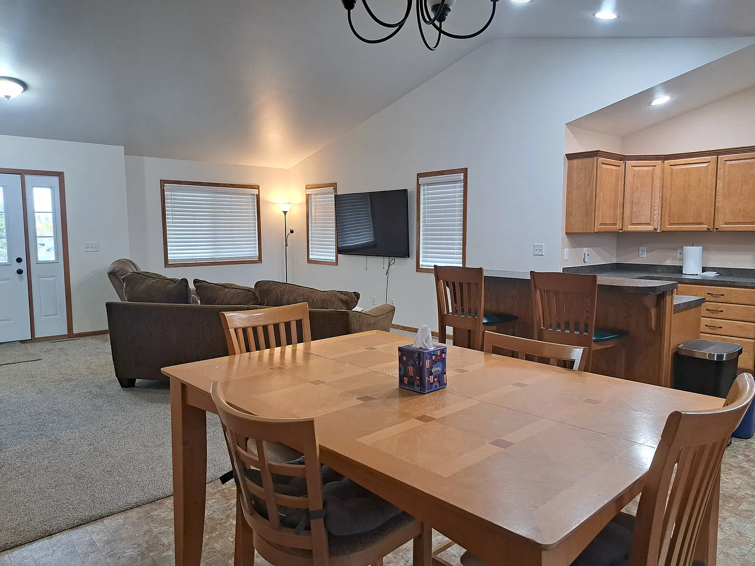 4 bed, 2468 sqft, $2,200 — Photo 4