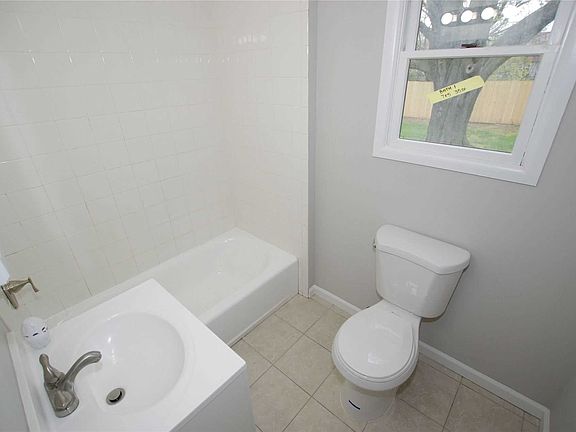 5th image of 24 Floral Ave