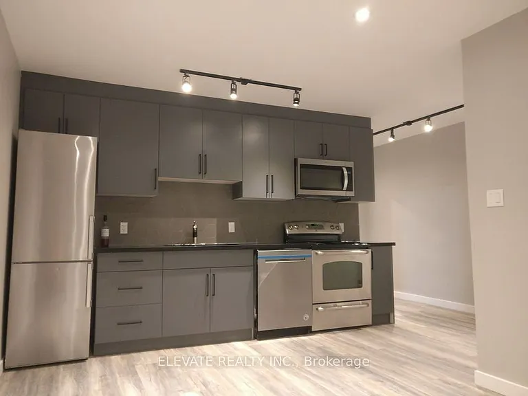 549 McRoberts Ave — Photo 2
