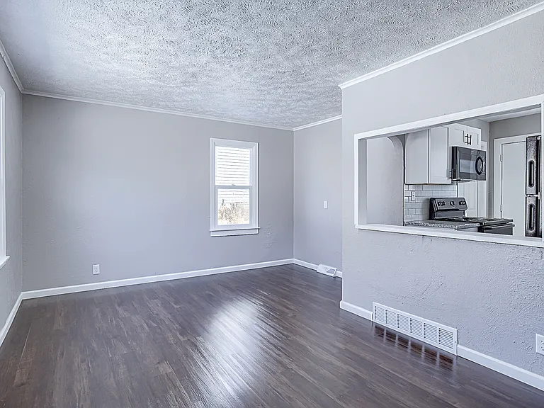 5345 N 33rd Ave — Photo 6