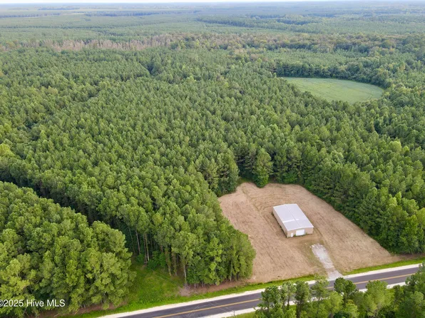 1900 J T Heath Road, Williamston, NC 27892