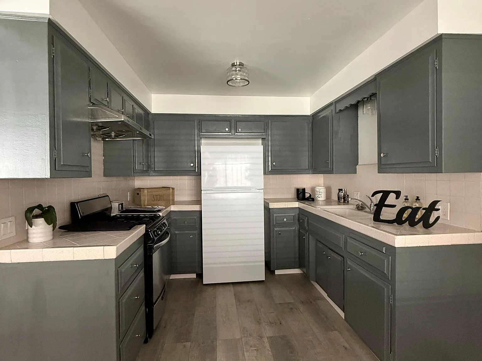 203 S Curtis Ave — Photo 2