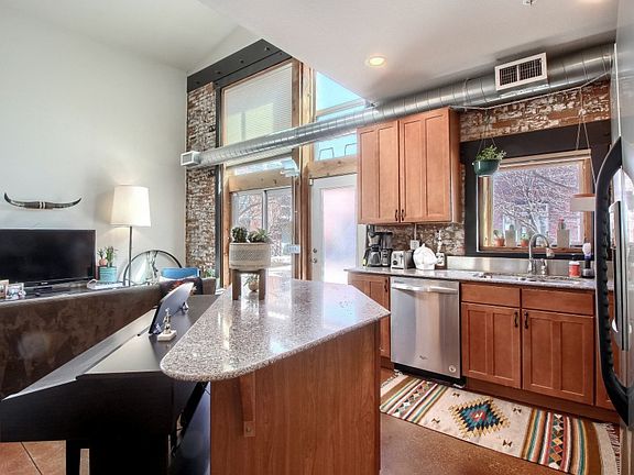 5th image of 3033 Blake St Unit 113