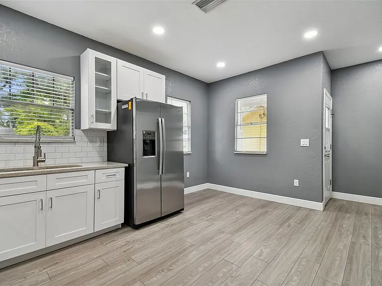6810 N Navin Ave — Photo 55