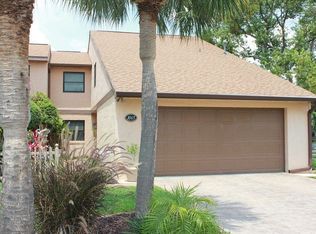 1065 Island Way, Leesburg, FL 34748