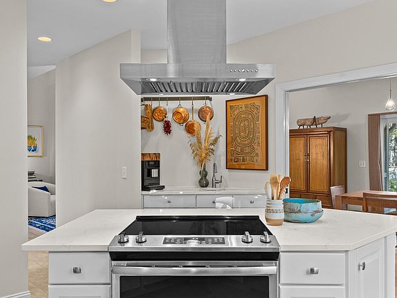 5th image of 2730 Old Oak Walk