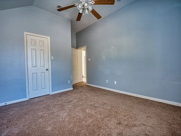 5513 Amber Way — Photo 34