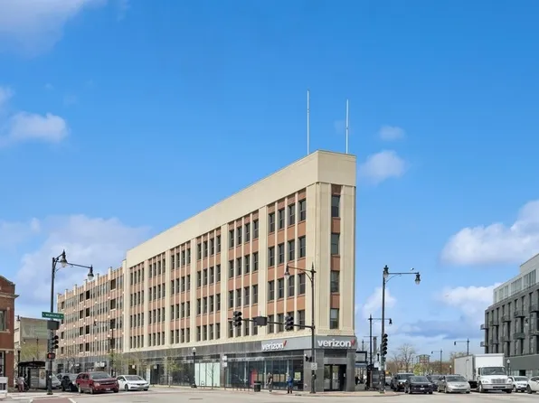 4015 N Milwaukee Ave Unit 301, Chicago, IL 60641