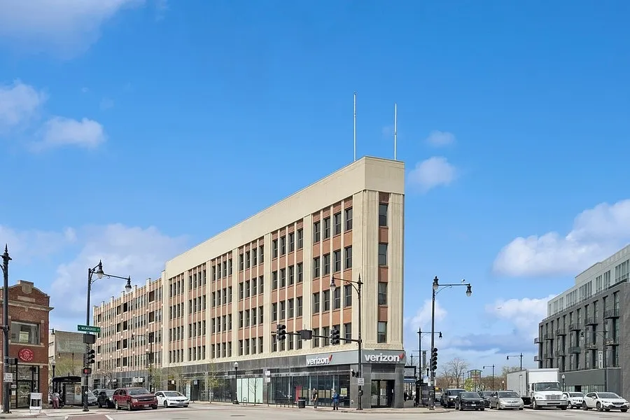 4015 N Milwaukee Ave Unit 301 photo 1