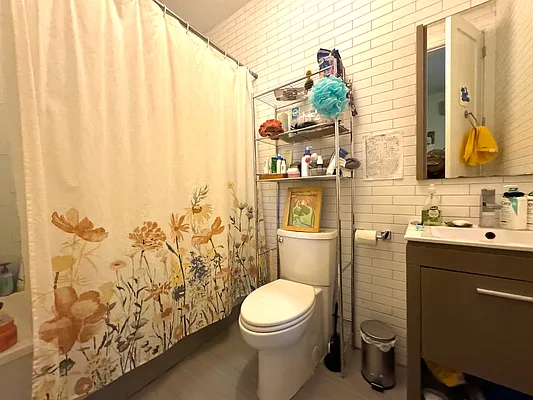 Rented by Pear NYC LLC | media 14