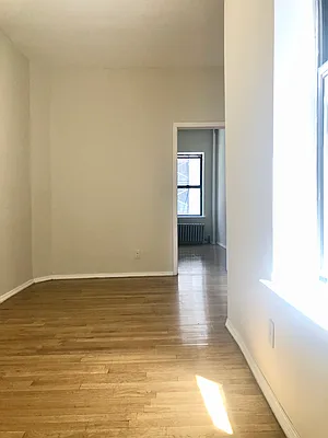 Rented by Warren T Real Estate Corp. | media 21