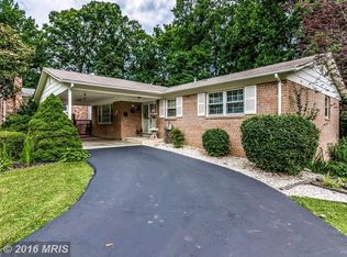8820 Side Saddle Rd, Springfield, VA 22152