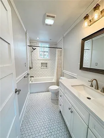 3327 Baudin St — Photo 8