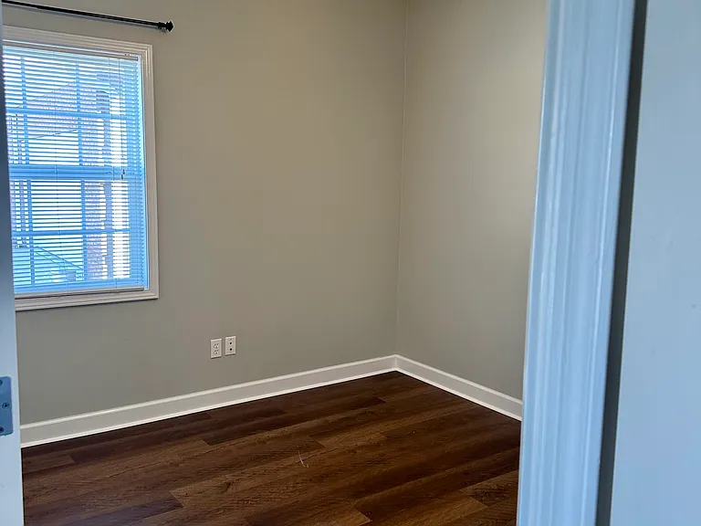 215 Ontario Dr — Photo 15