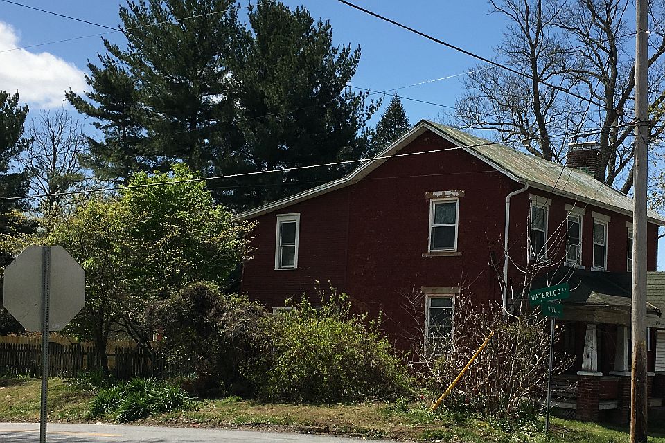 2nd image of 6914 Hill Rd NW