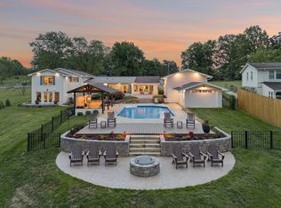 192 Cherokee Rd, Hendersonville, TN 37075