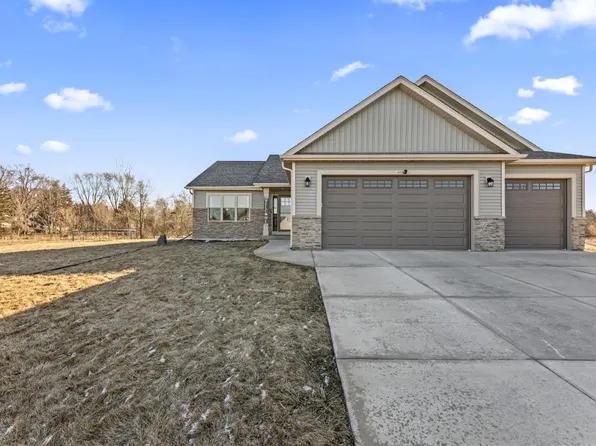 W188 Thompson CIRCLE, Oconomowoc, WI 53066