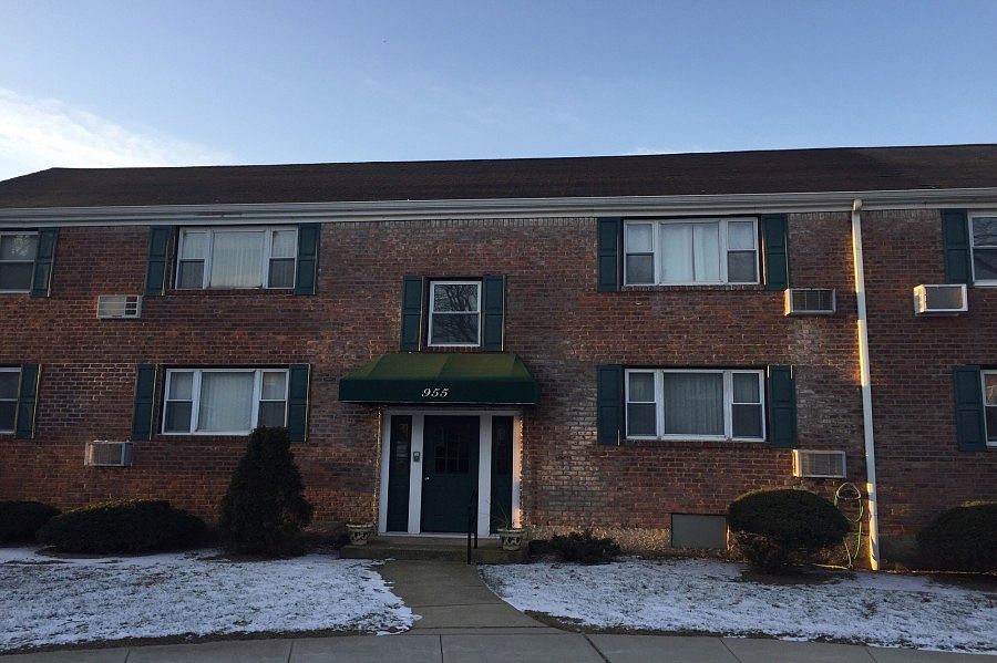 1st image of 955 Fenwood Dr APT 1