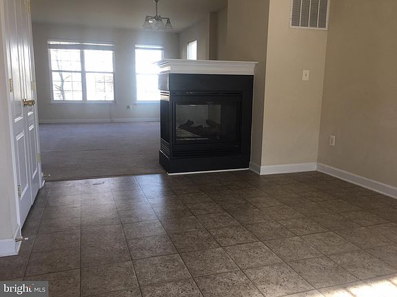 5th image of 740 Collington Ct