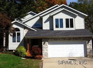 14 Covered Bridge Ln, Glen Carbon, IL 62034