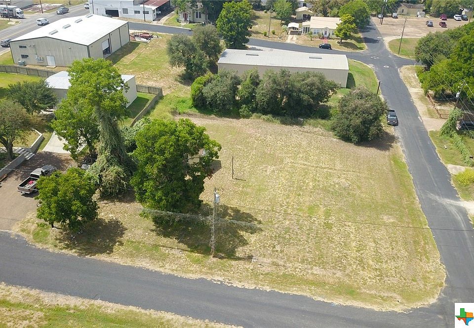 2nd image of 200 S Vine St