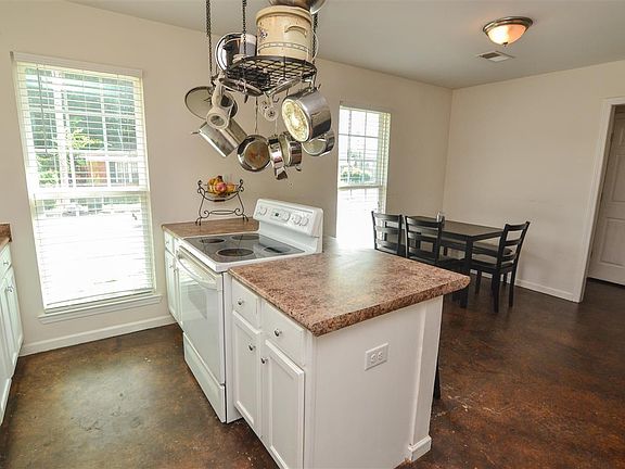 4th image of 268 Tm Henderson Ave