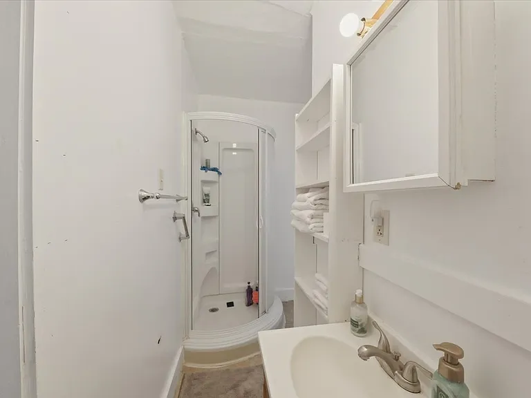 324 W Church St — Photo 16